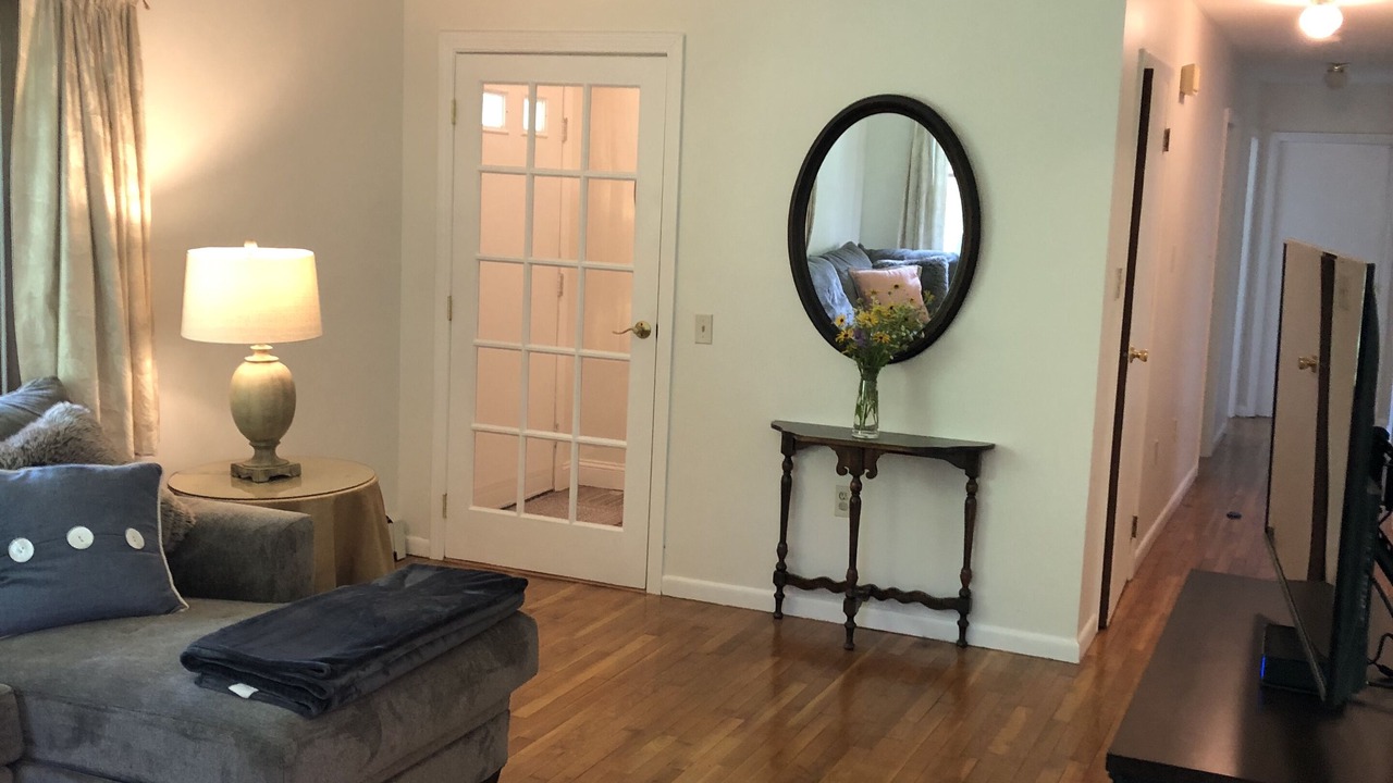 Photo of Livingroom in Mystic - New London