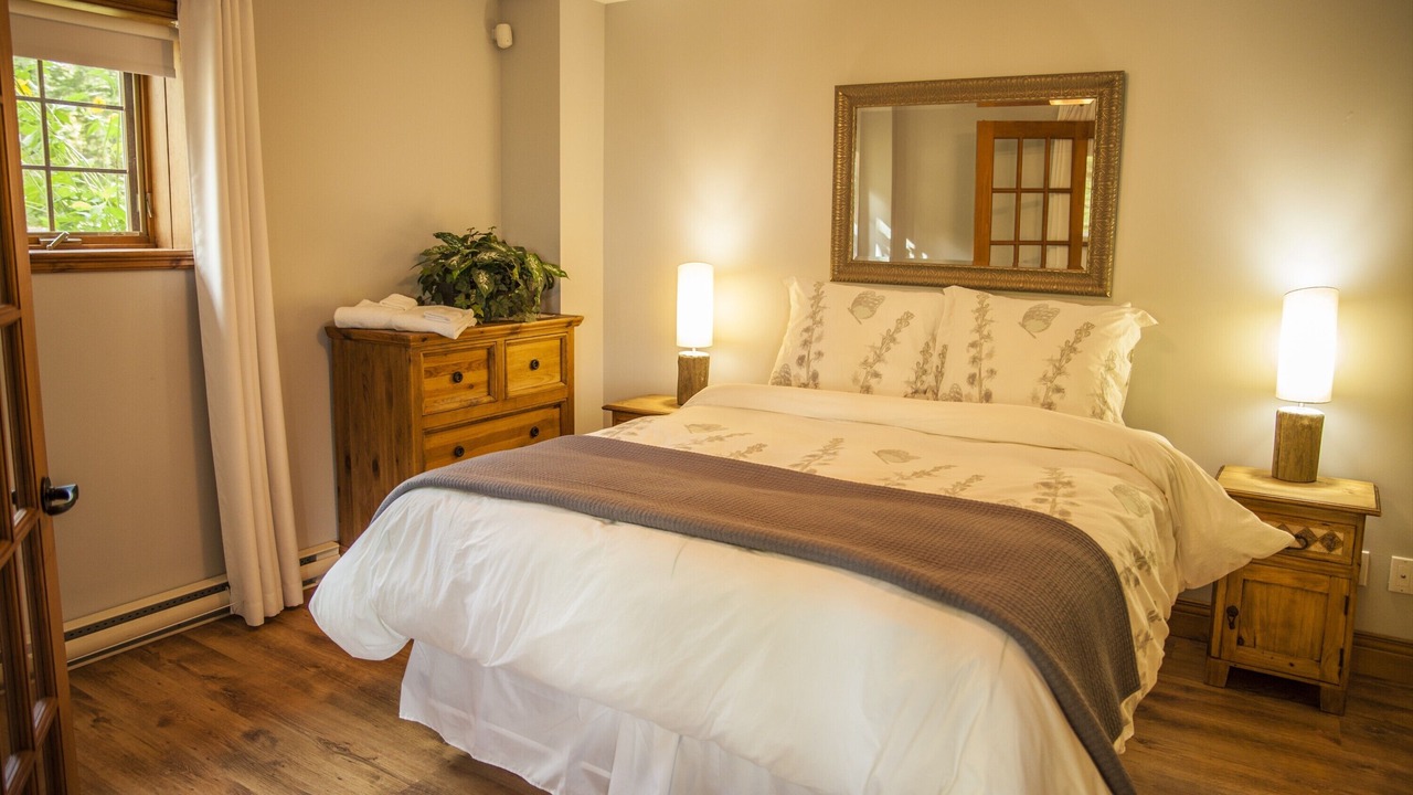 Photo of Bedroom in Petite-Riviere-Saint-Francois