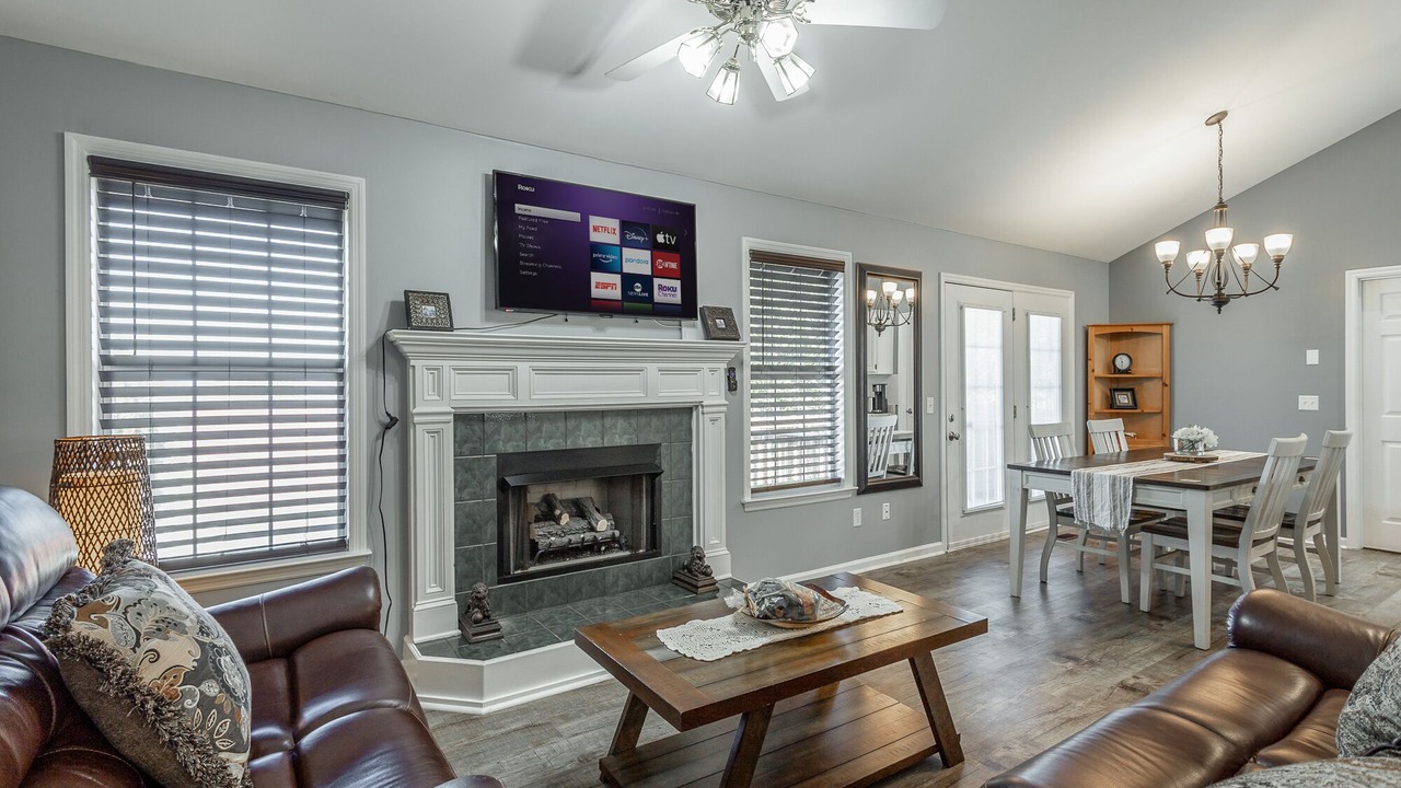 Photo of Livingroom in East Brainerd