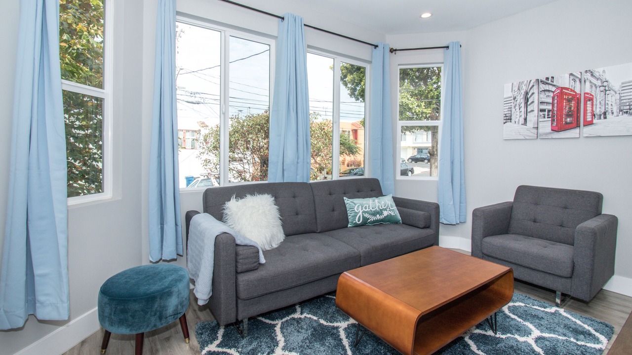 Photo of Livingroom in Daly City