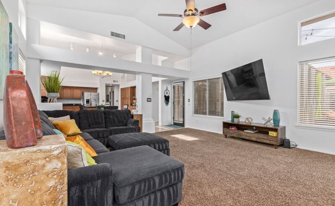 Photo of Livingroom in Foothills