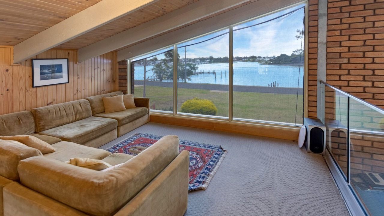 Photo of Livingroom in Raymond Island