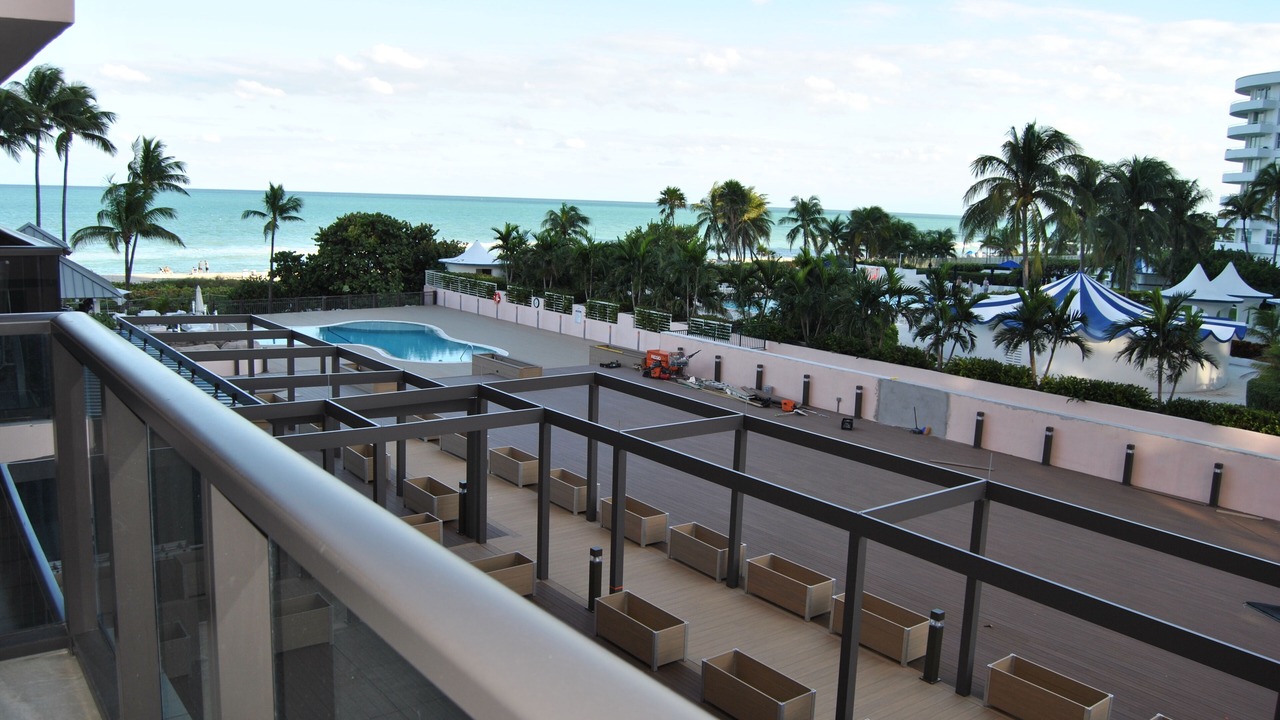 Photo of Patio Balcony in Mid Beach