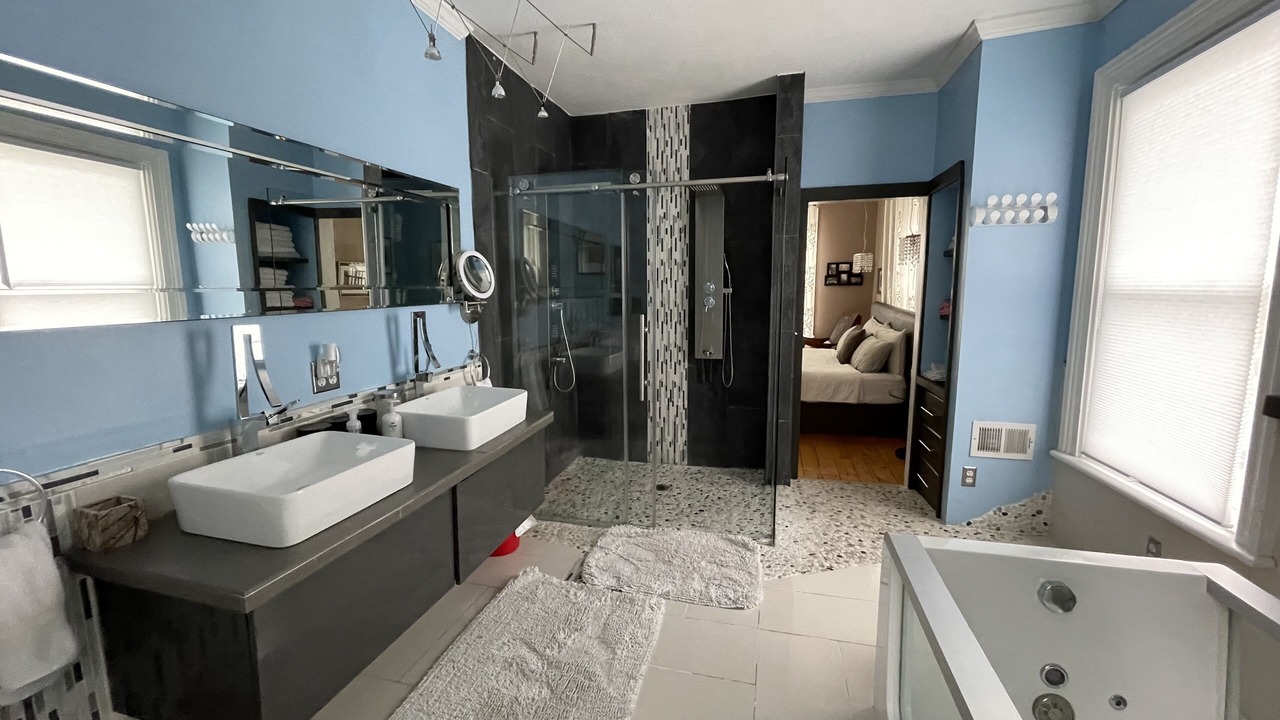 Photo of Bathroom in Troy