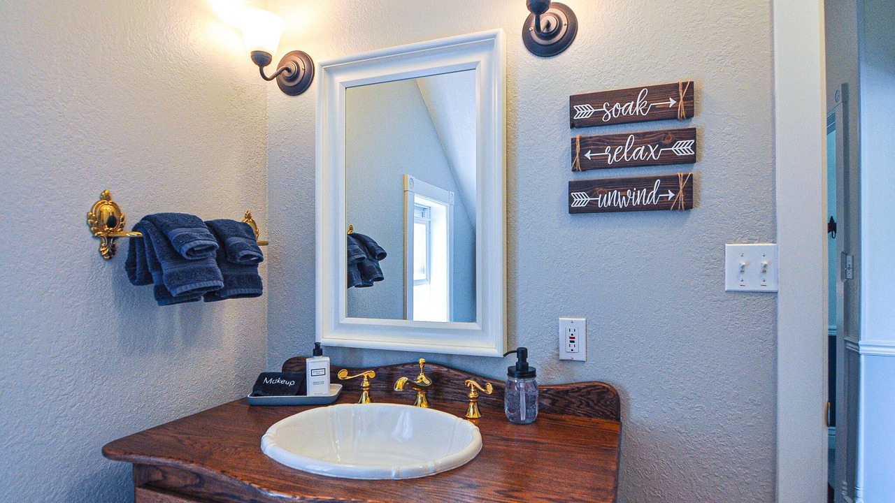 Photo of Bathroom in Redstone