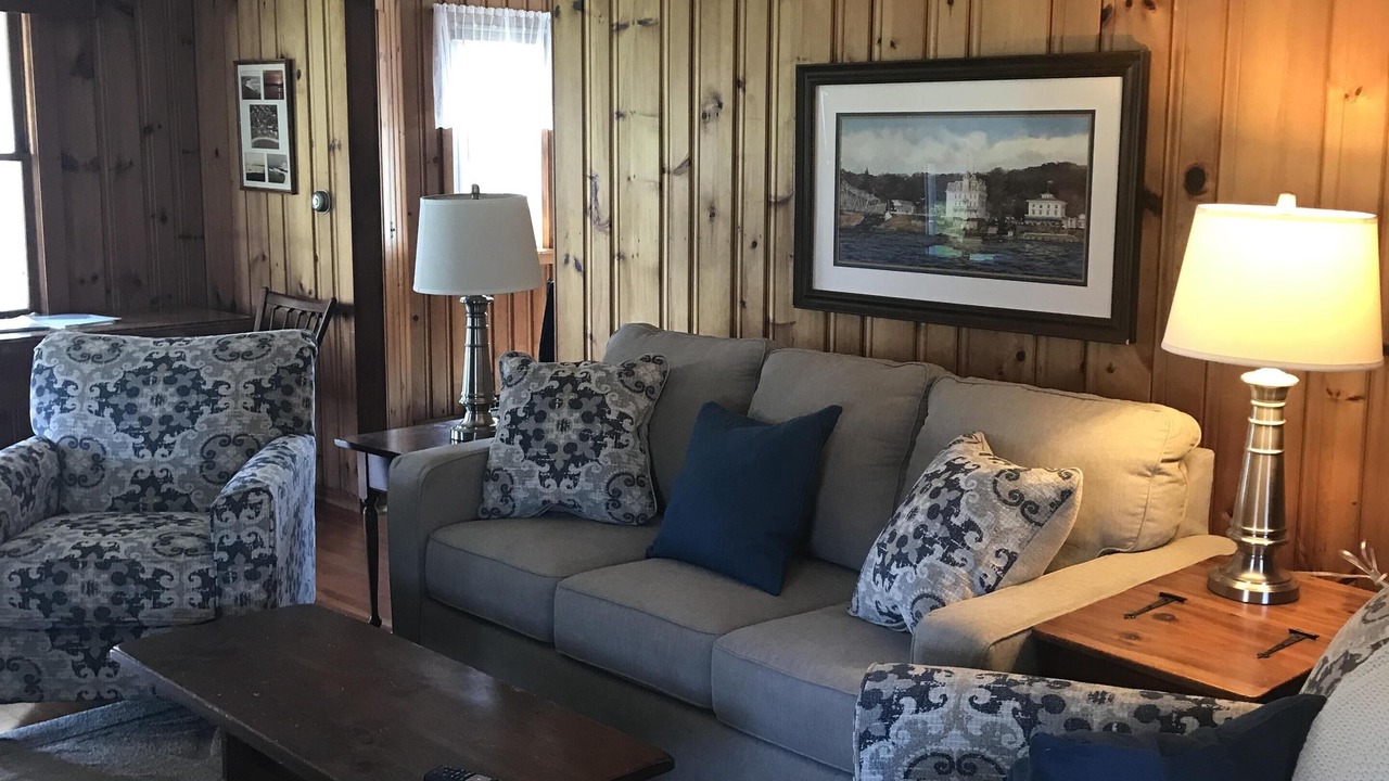 Photo of Bedroom in Westbrook Center