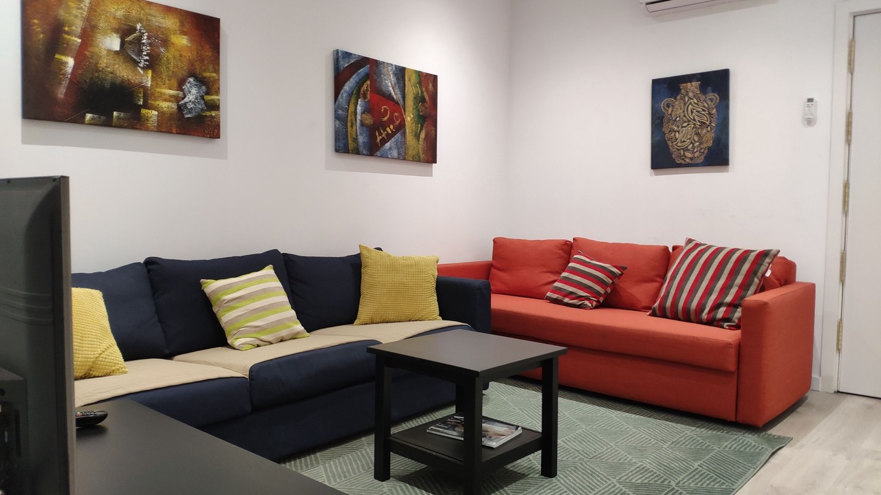 Photo of Livingroom in Golden Triangle of Art