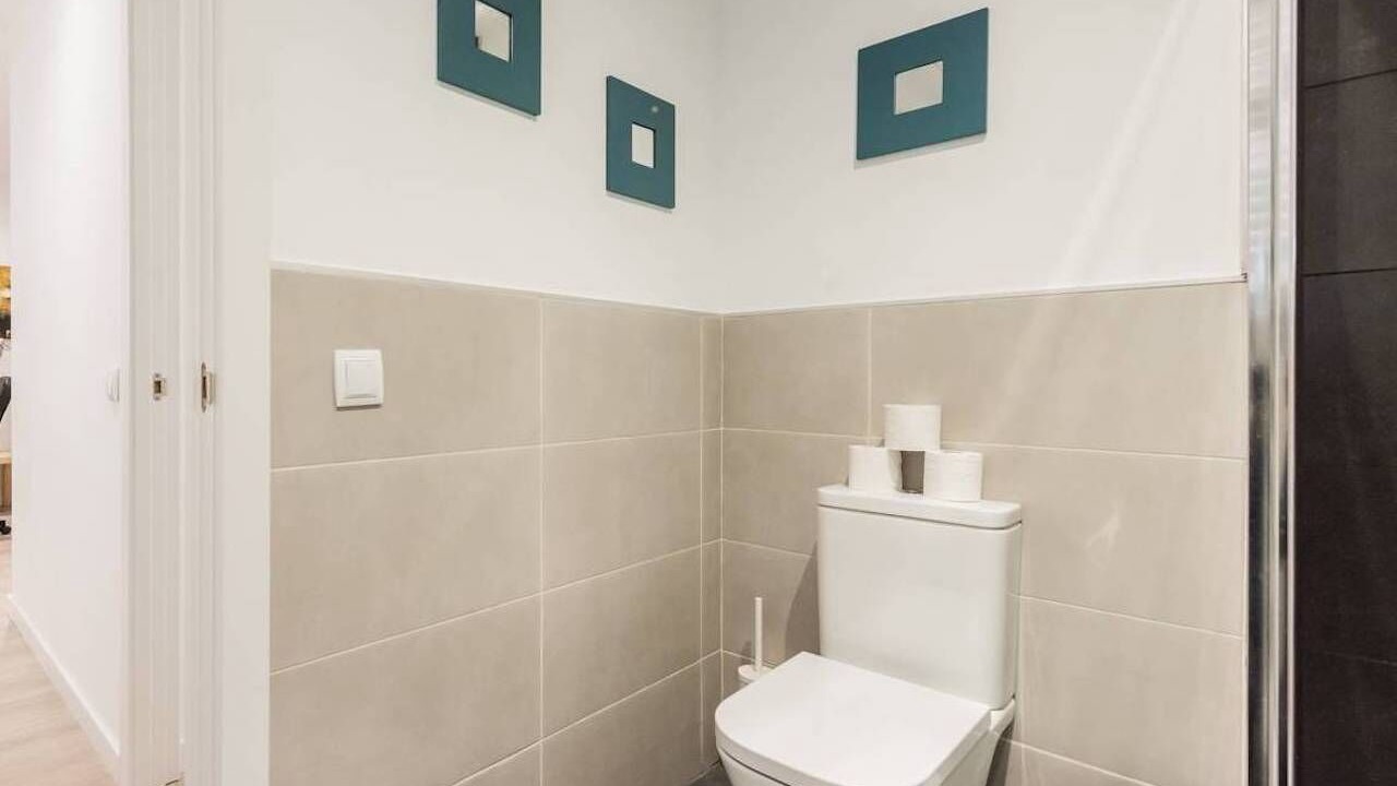 Photo of Bathroom in Golden Triangle of Art