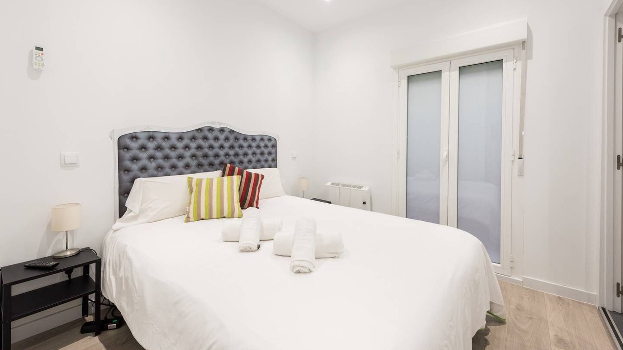 Photo of Bedroom in Golden Triangle of Art