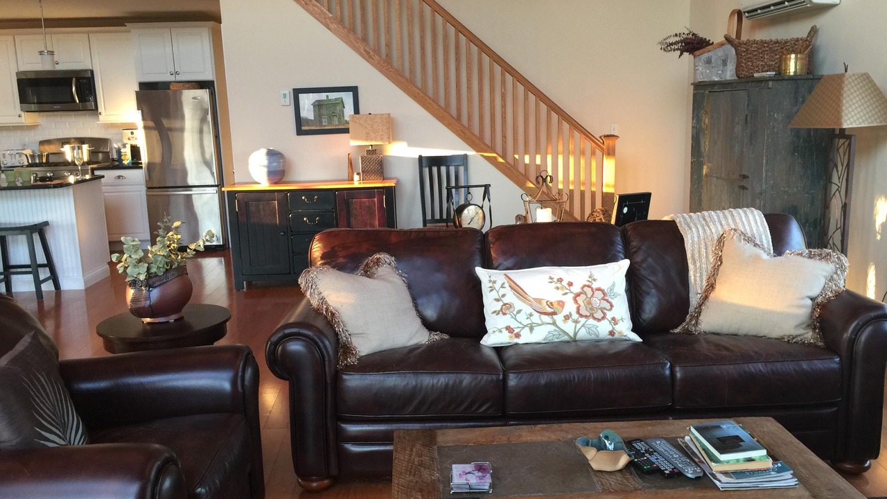 Photo of Livingroom in Town of Delaware