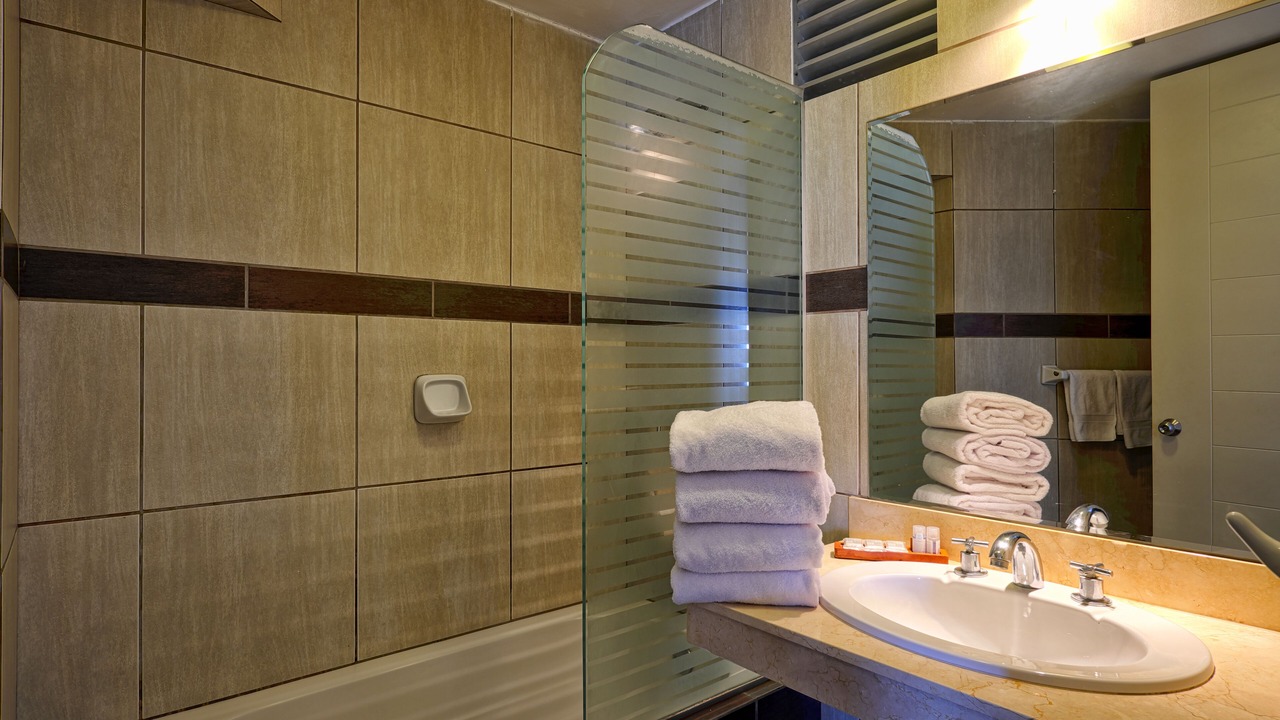 Photo of Bathroom in Leuro