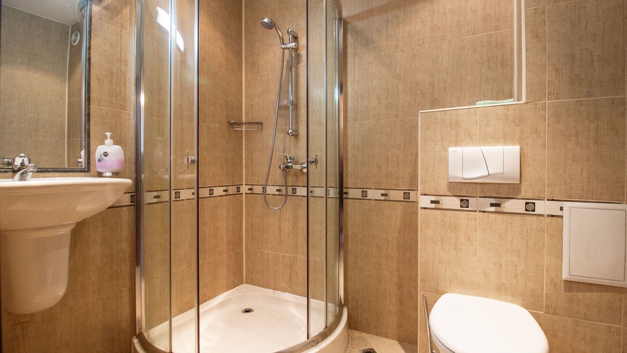 Photo of Bathroom in Shiligarnika