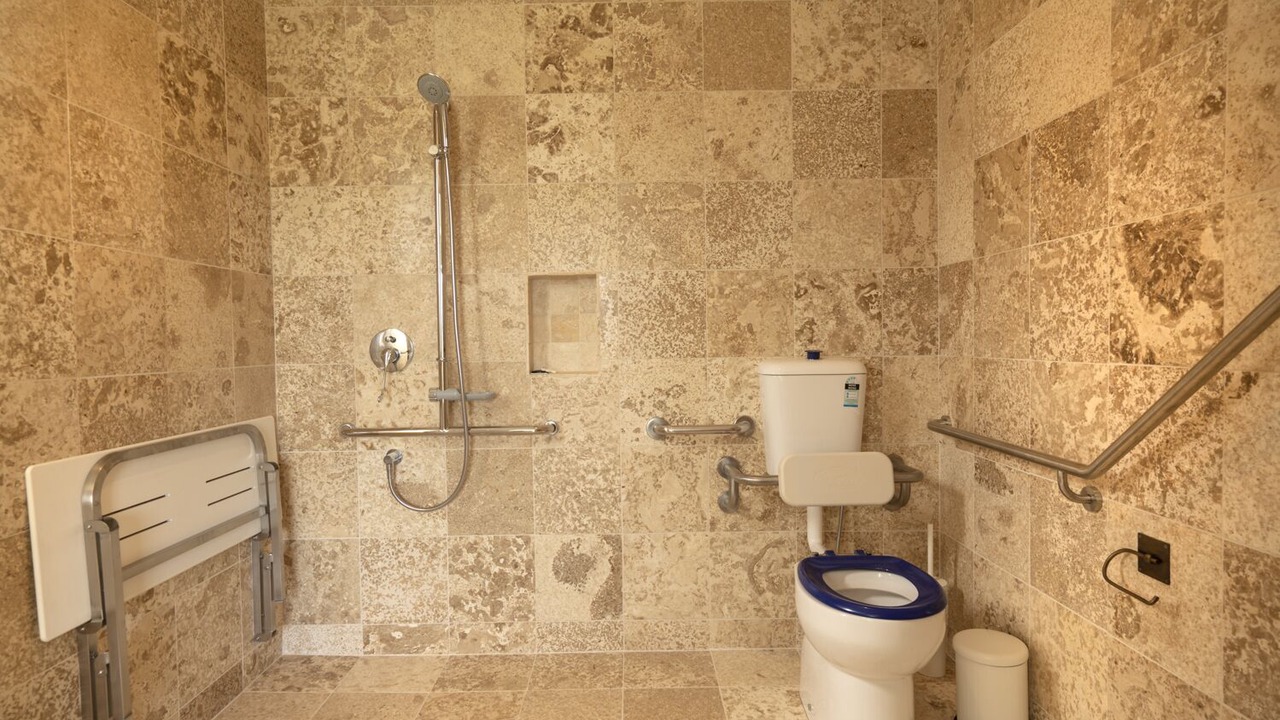 Photo of Bathroom in Coopers Shoot