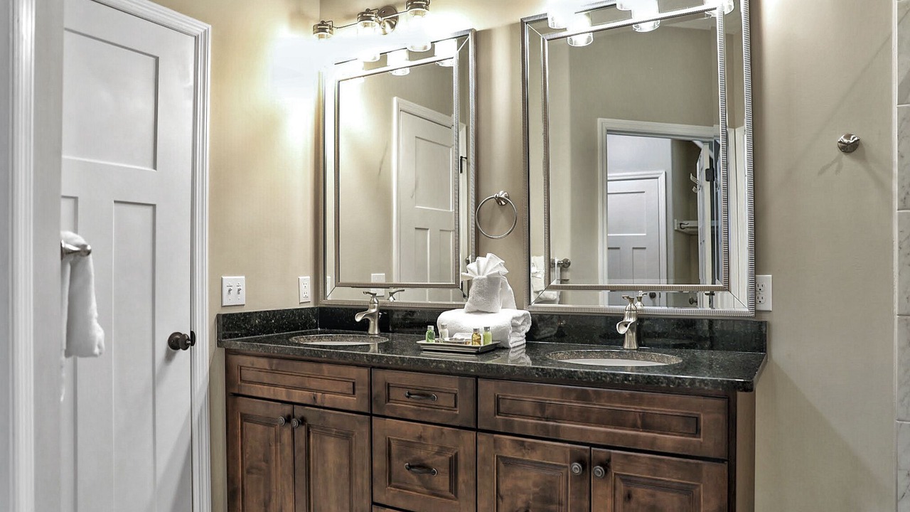 Photo of Bathroom in Chalet Village North