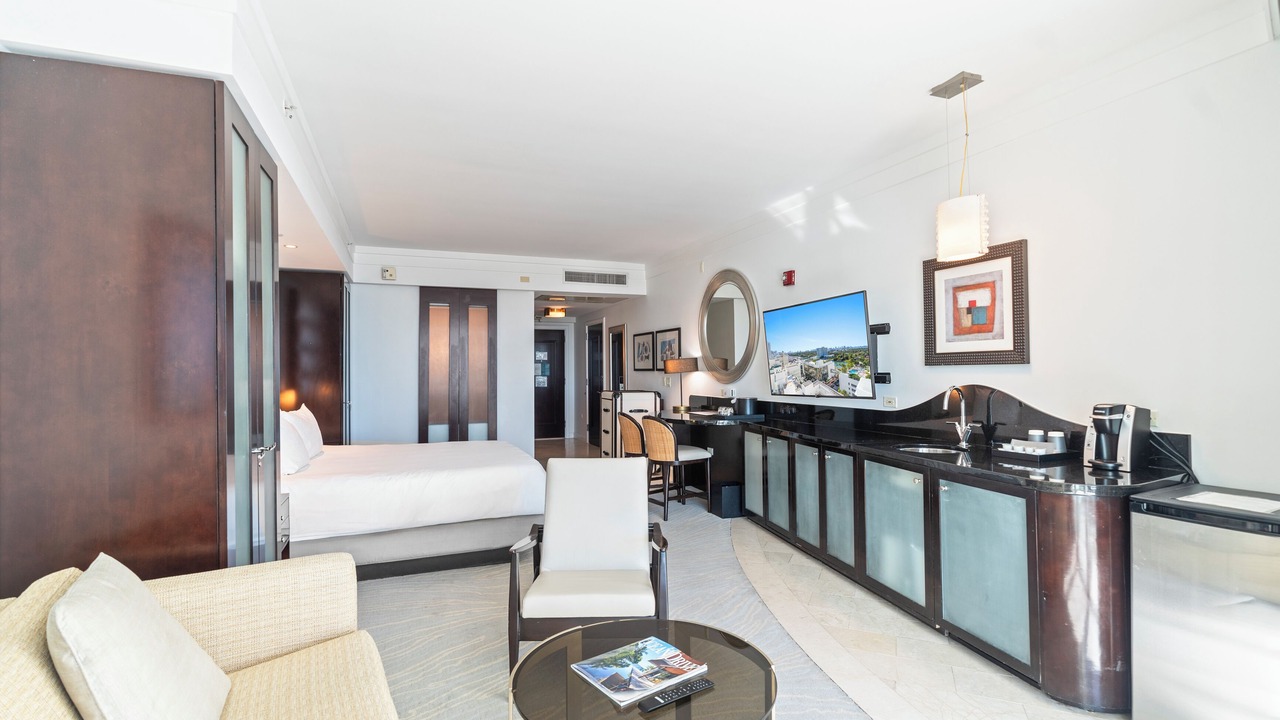 Photo of Bedroom in Mid Beach