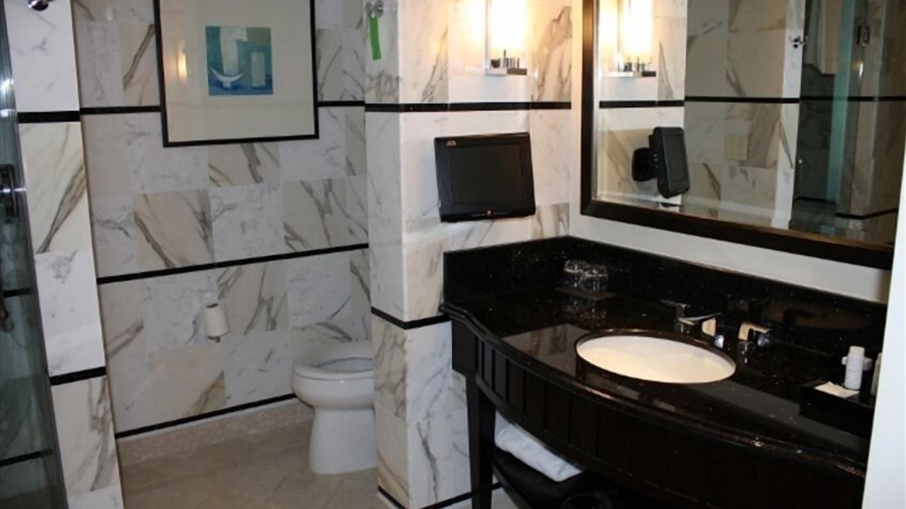 Photo of Bathroom in Mid Beach