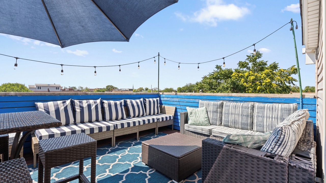 Photo of Outdoor in Lakeview