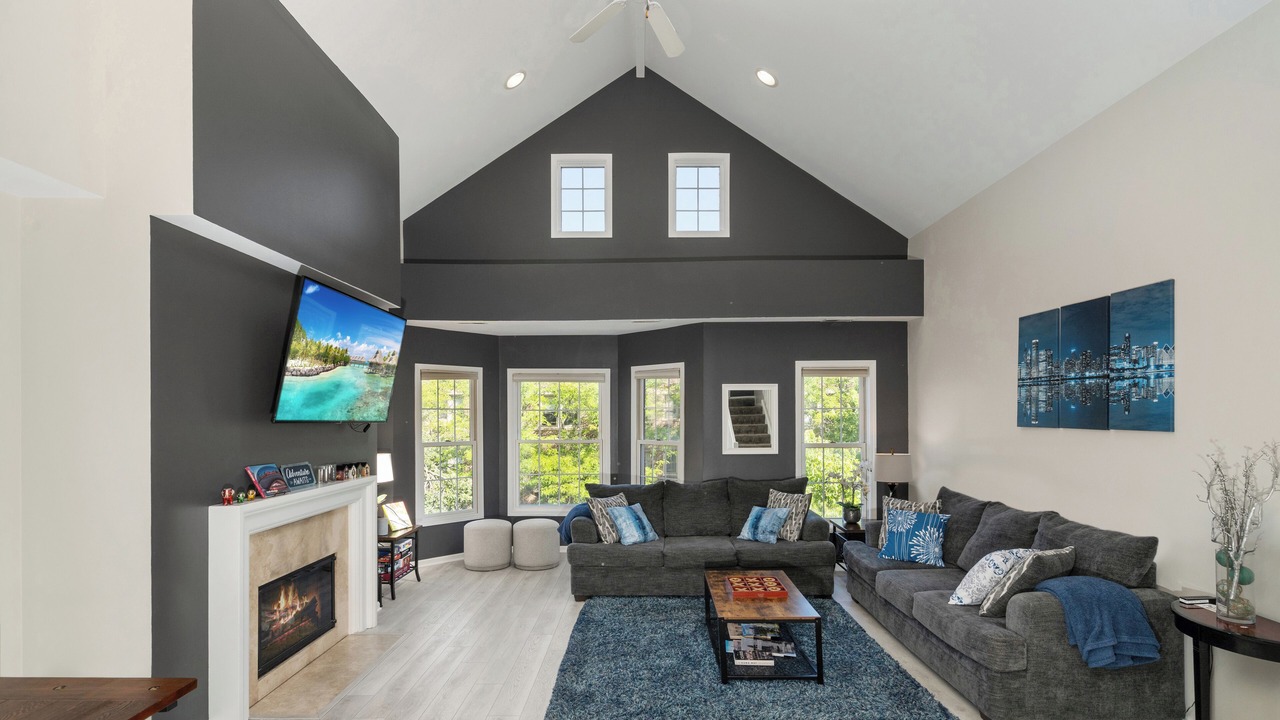 Photo of Livingroom in Lakeview