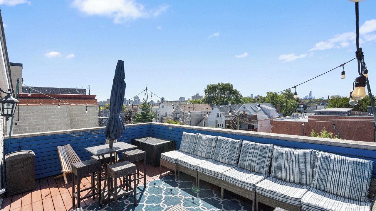 Photo of Outdoor in Lakeview