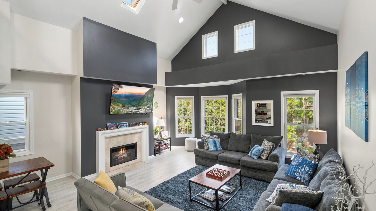 Photo of Livingroom in Lakeview