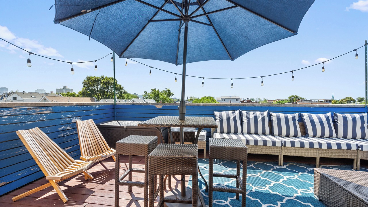 Photo of Outdoor in Lakeview