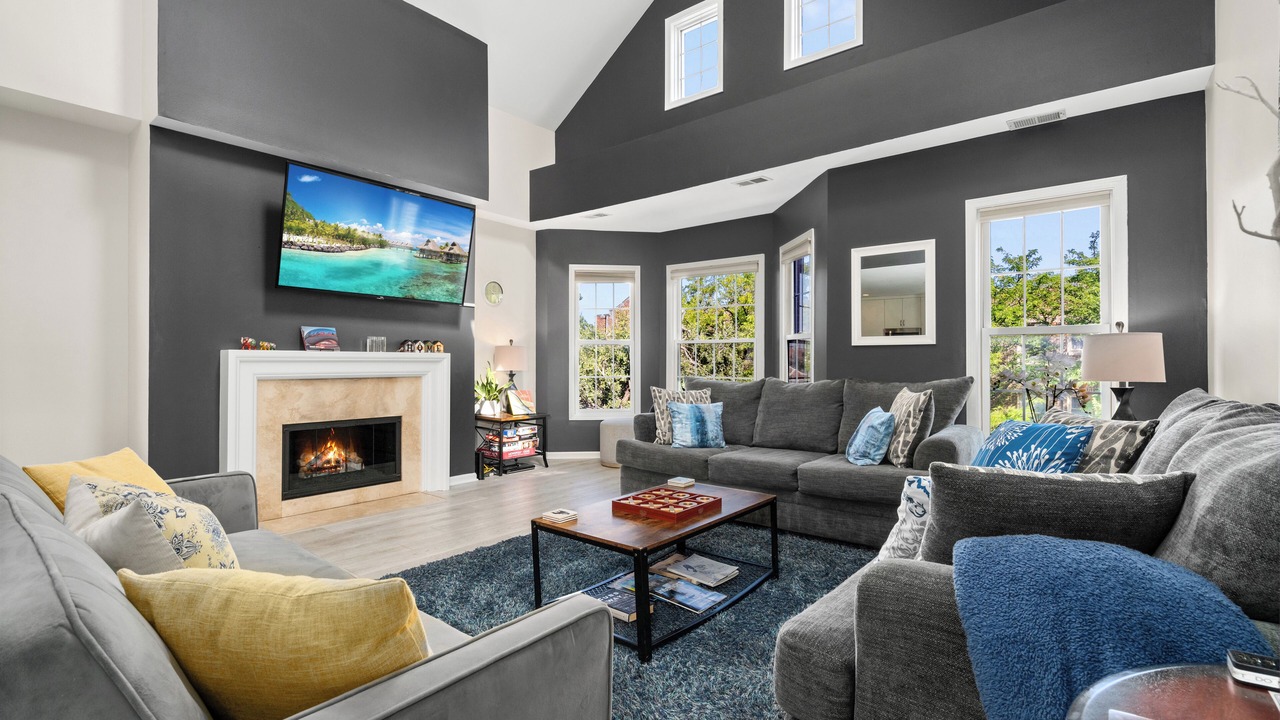 Photo of Livingroom in Lakeview