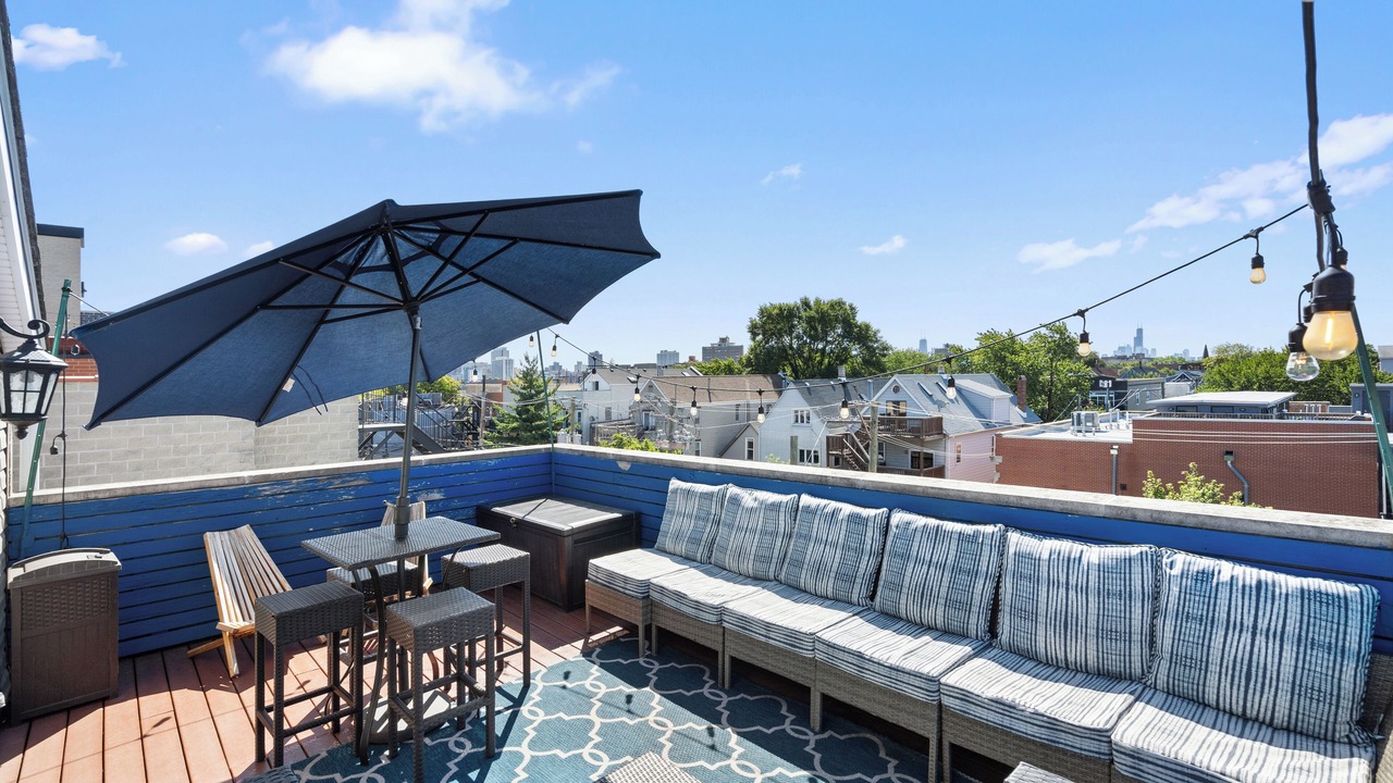 Photo of Outdoor in Lakeview