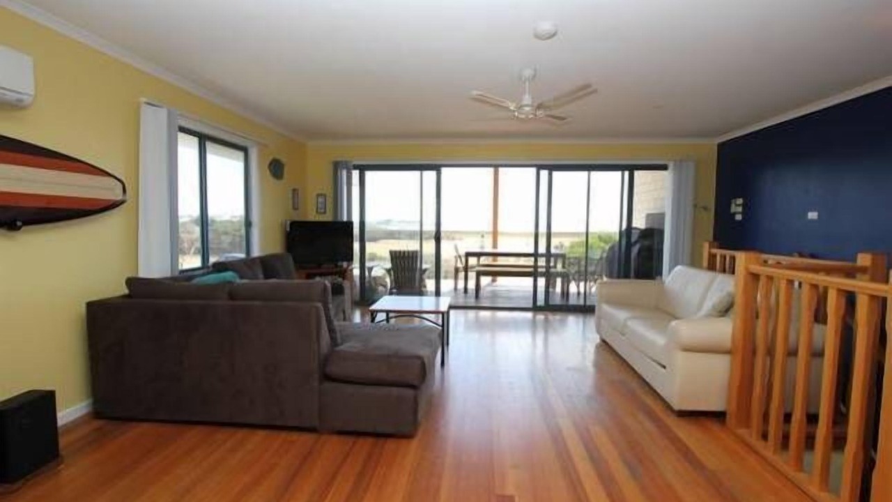Photo of Livingroom in Surf Beach