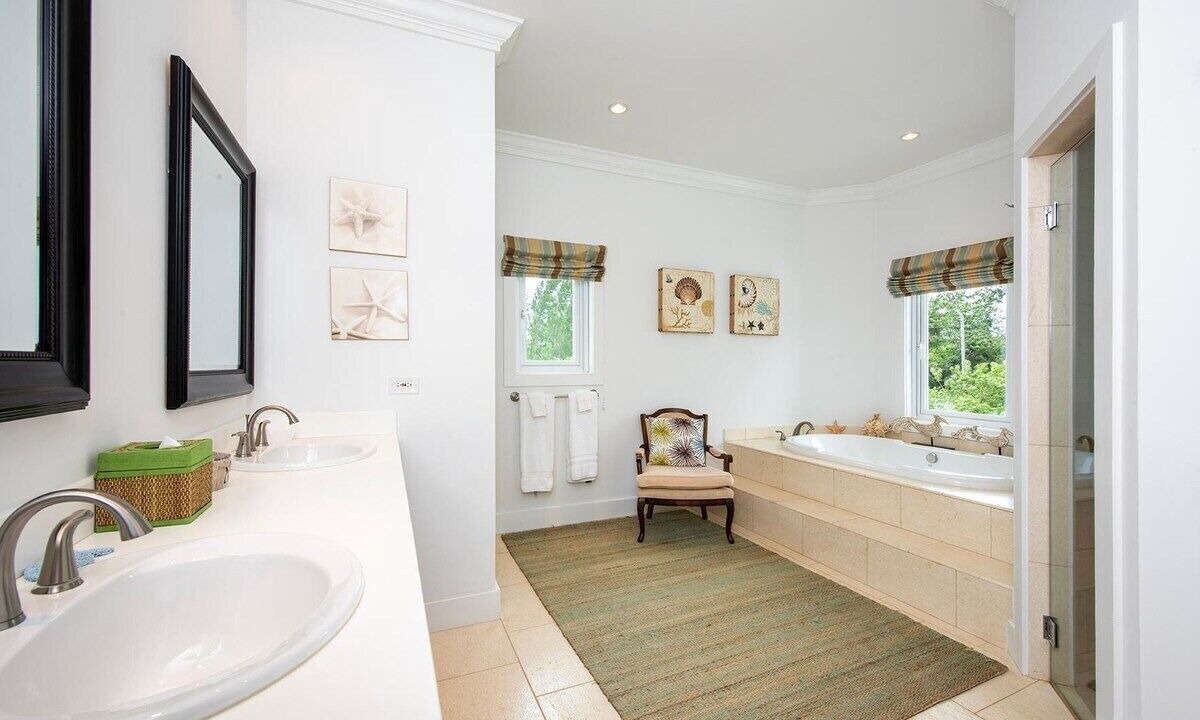 Photo of Bathroom in Governor's Harbour