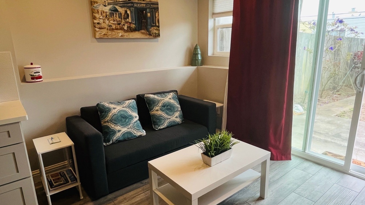 Photo of Livingroom in Lakeshore