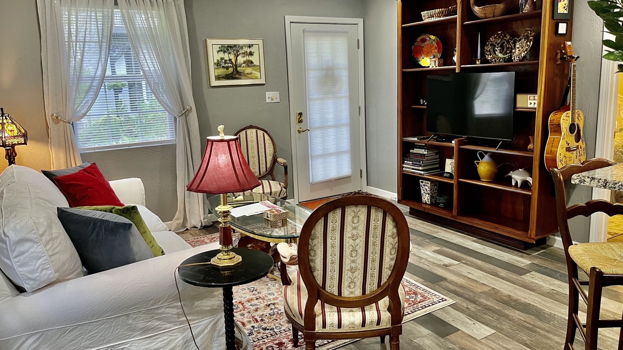Photo of Bedroom in Lakeview