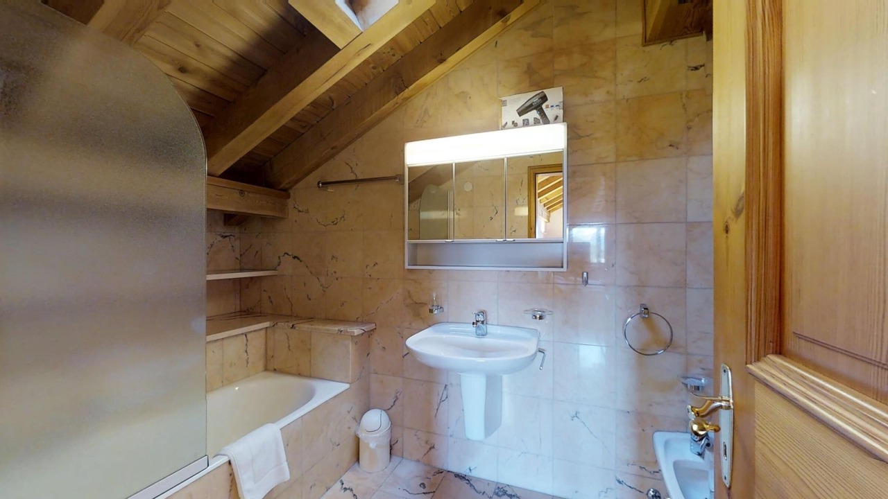 Photo of Bathroom in Silvaplana
