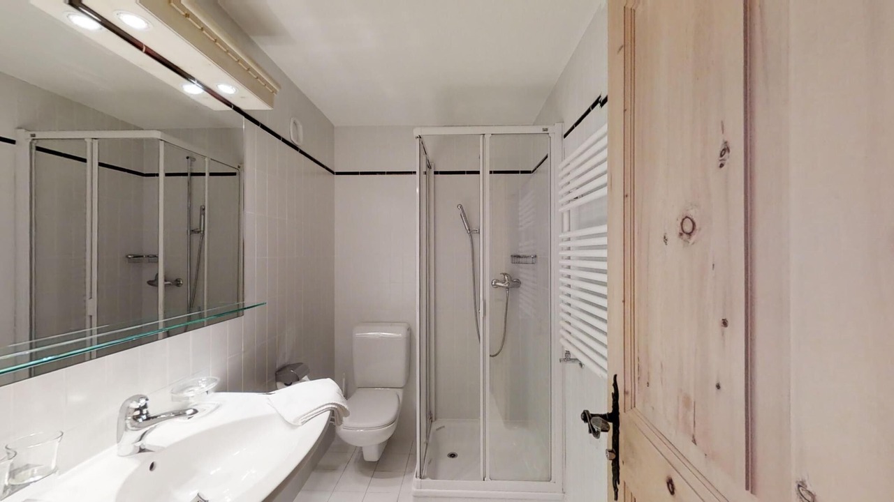 Photo of Bathroom in Silvaplana