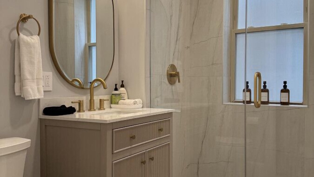 Photo of Bathroom in Ravenswood