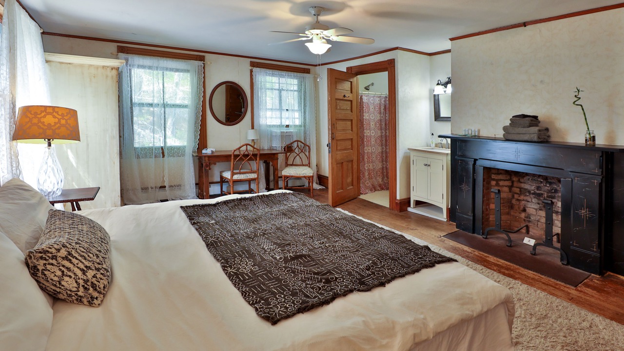 Photo of Bathroom in Highmount