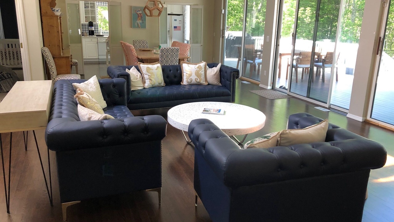 Photo of Livingroom in Hampton Bays