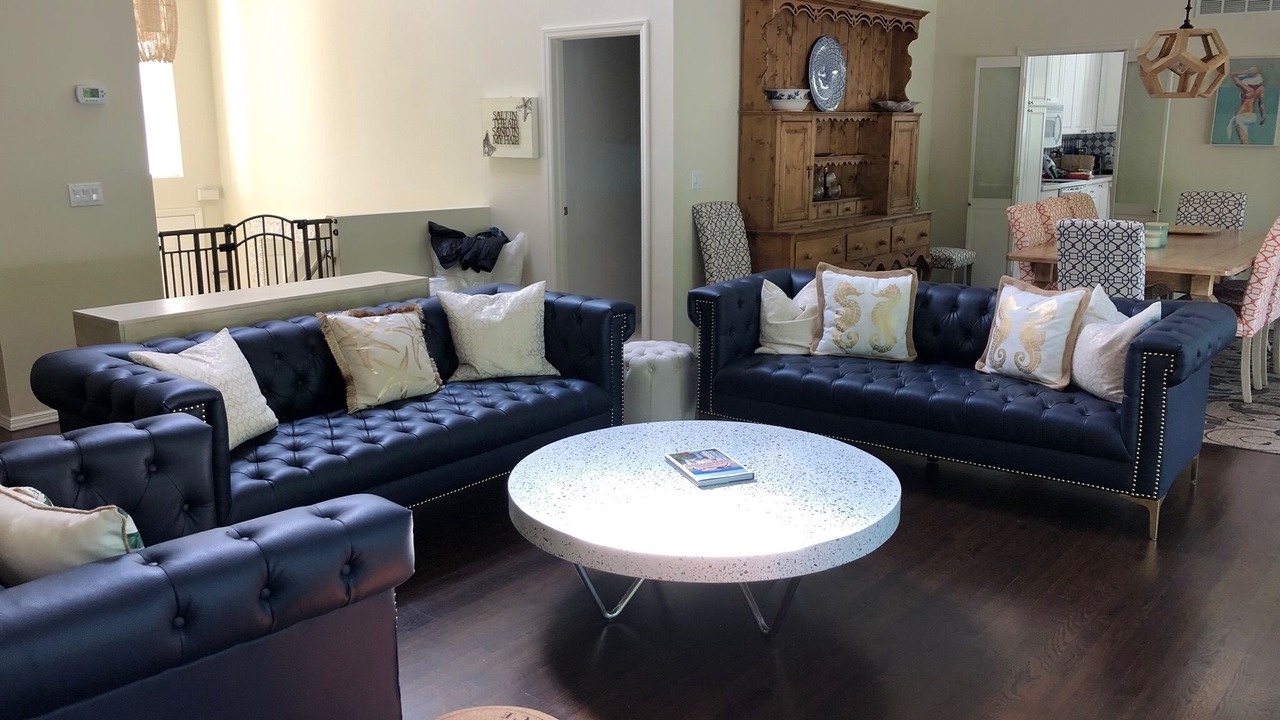Photo of Livingroom in Hampton Bays