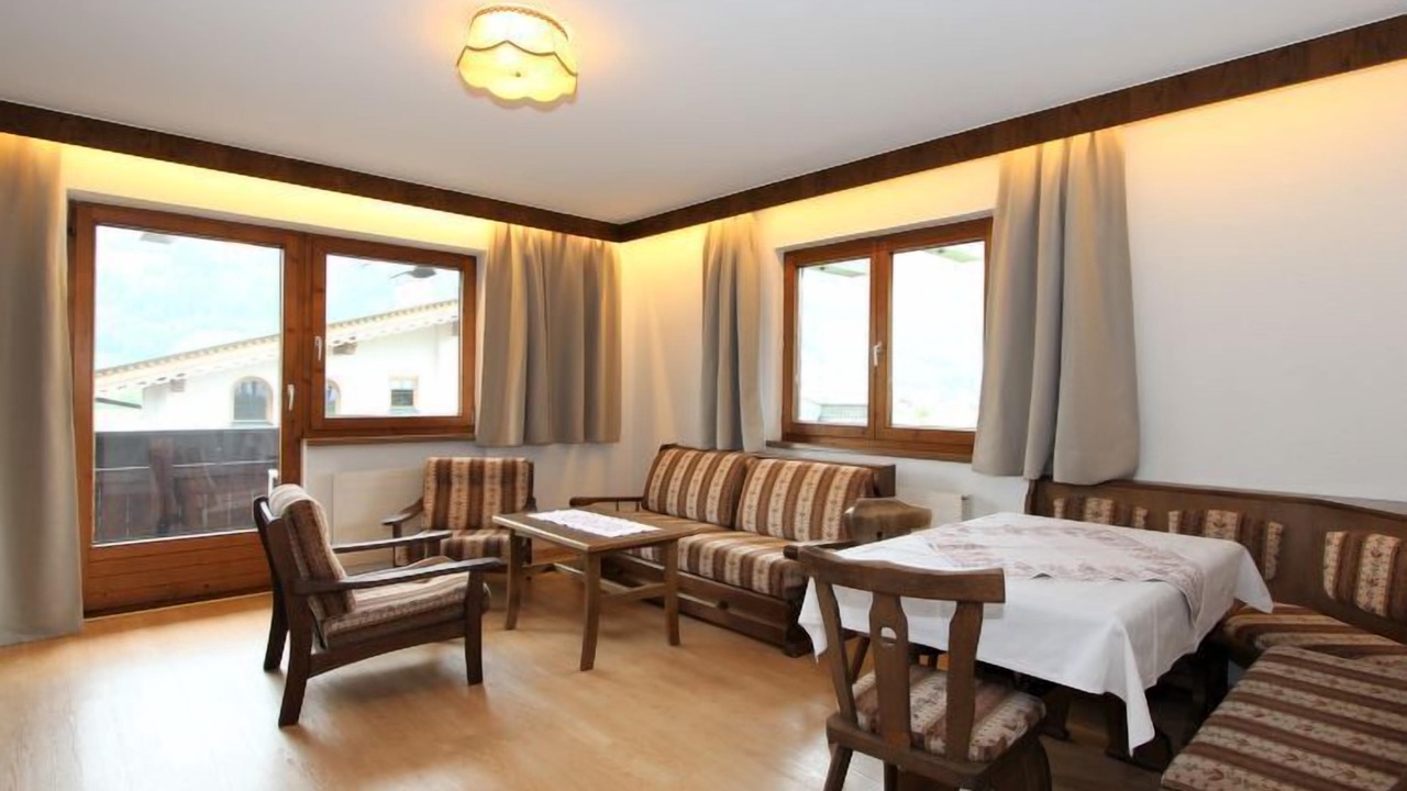 Photo of Livingroom in Kapfing