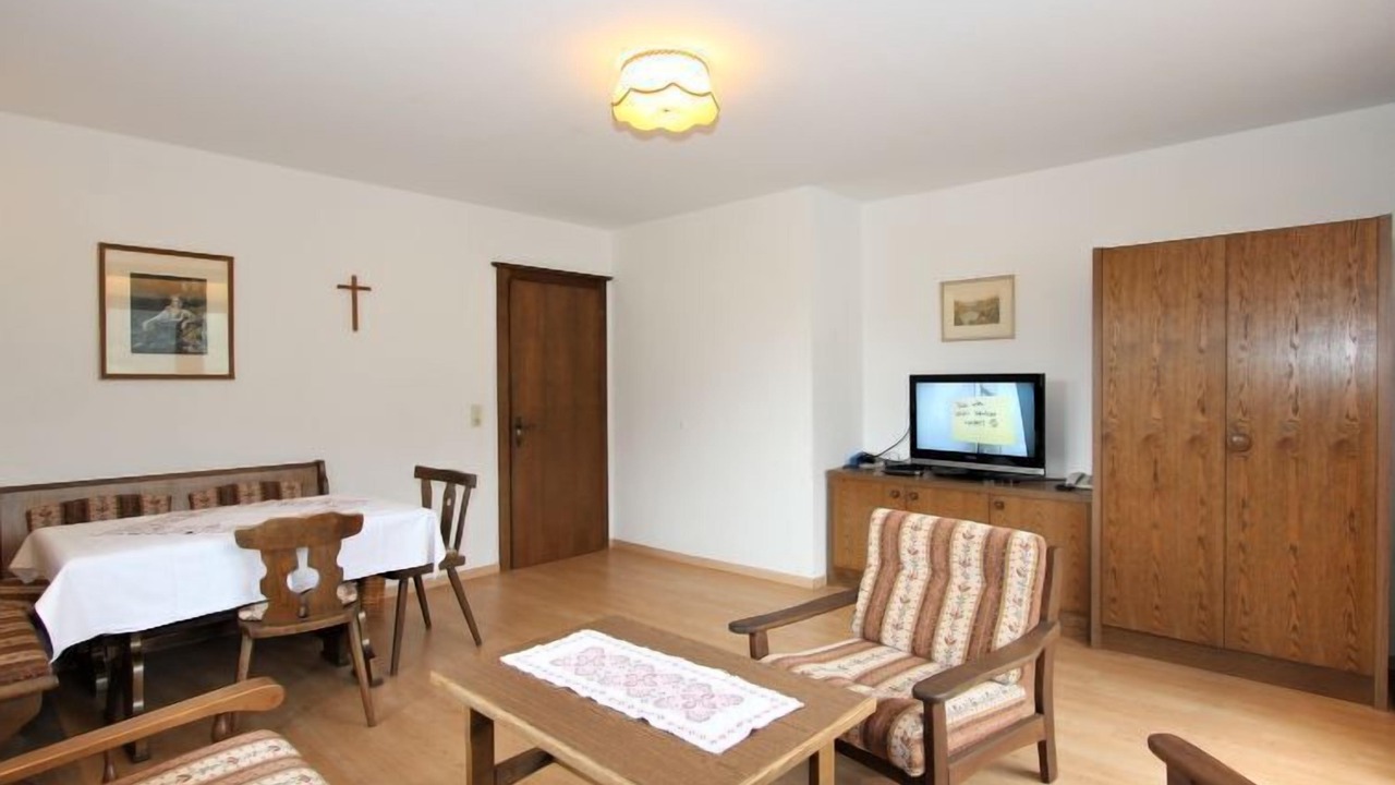 Photo of Livingroom in Kapfing