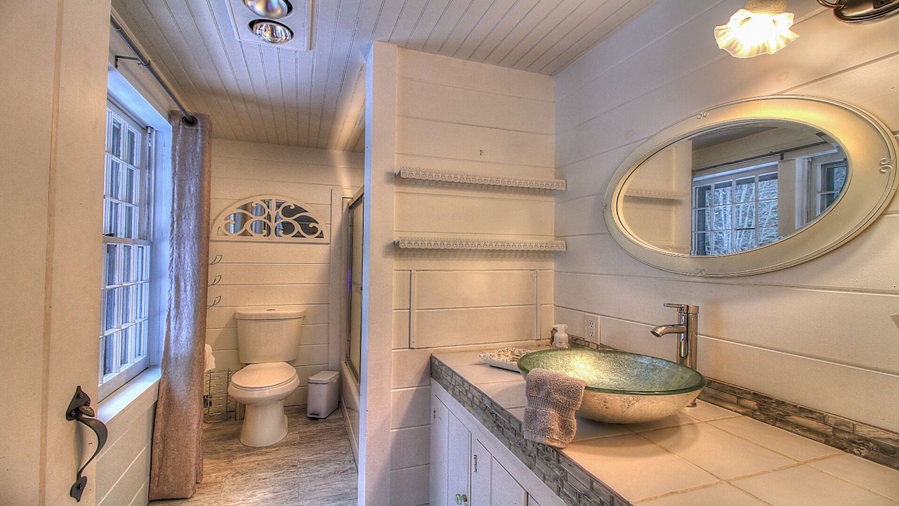 Photo of Bathroom in Londonderry