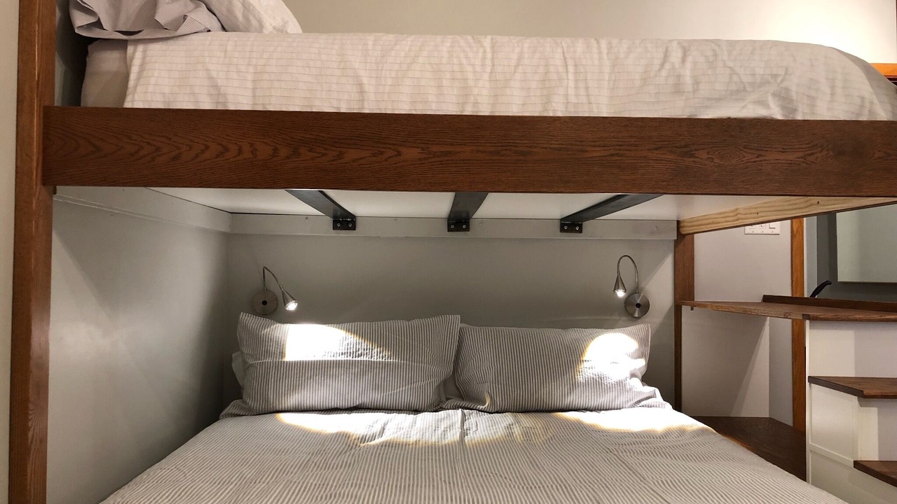 Photo of Bedroom in Lakeview