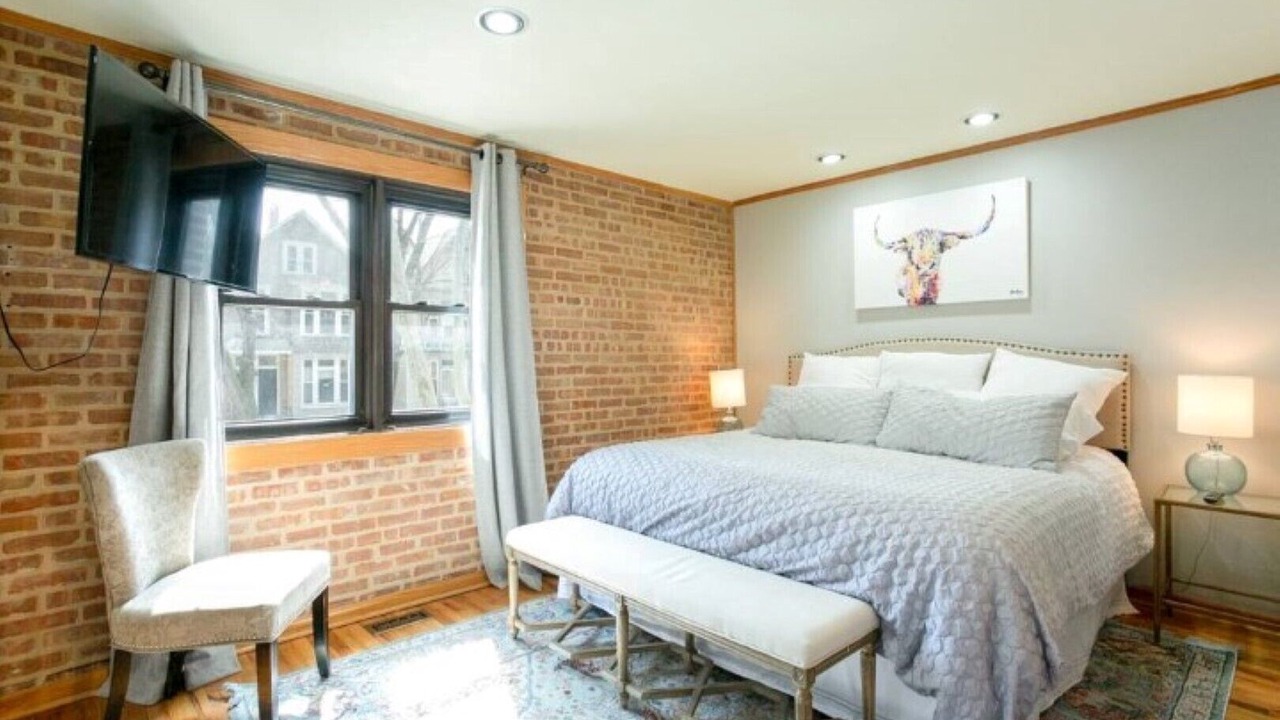 Photo of Bedroom in Lakeview