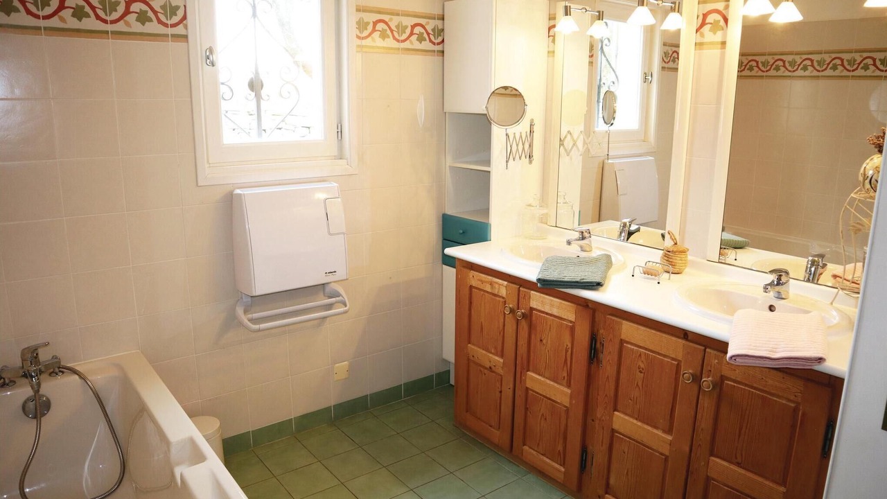 Photo of Bathroom in Orgnac-l'Aven