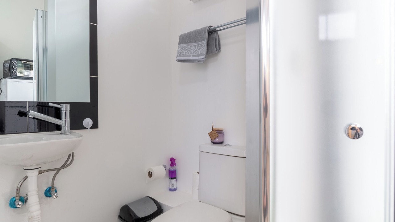 Photo of Bathroom in Florentin