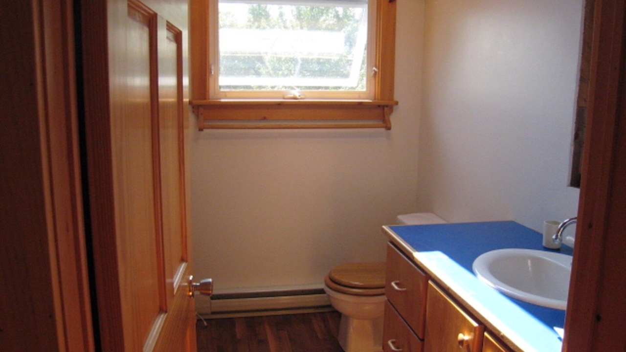 Photo of Bathroom in Victoria Subd. A
