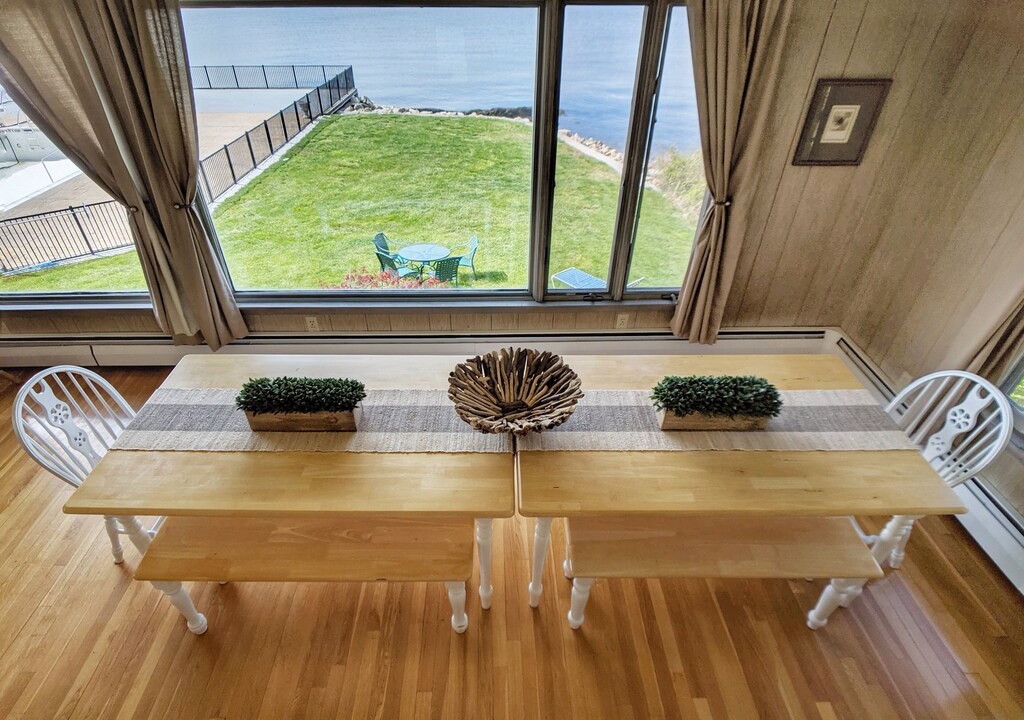 Photo of Livingroom in Westbrook Center