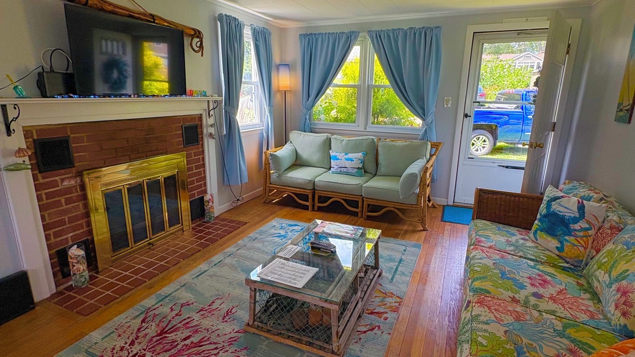 Photo of Livingroom in Old Saybrook