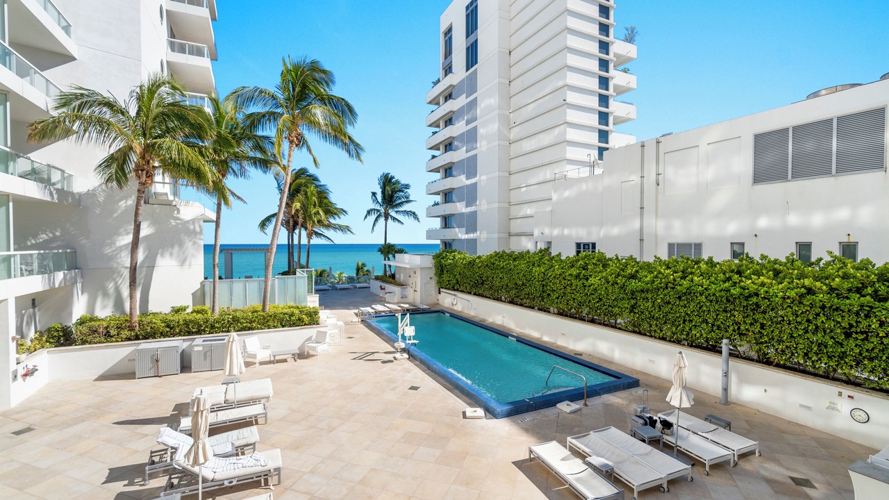 Photo of Outdoor in Mid Beach
