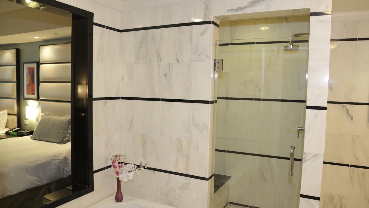 Photo of Bathroom in Mid Beach