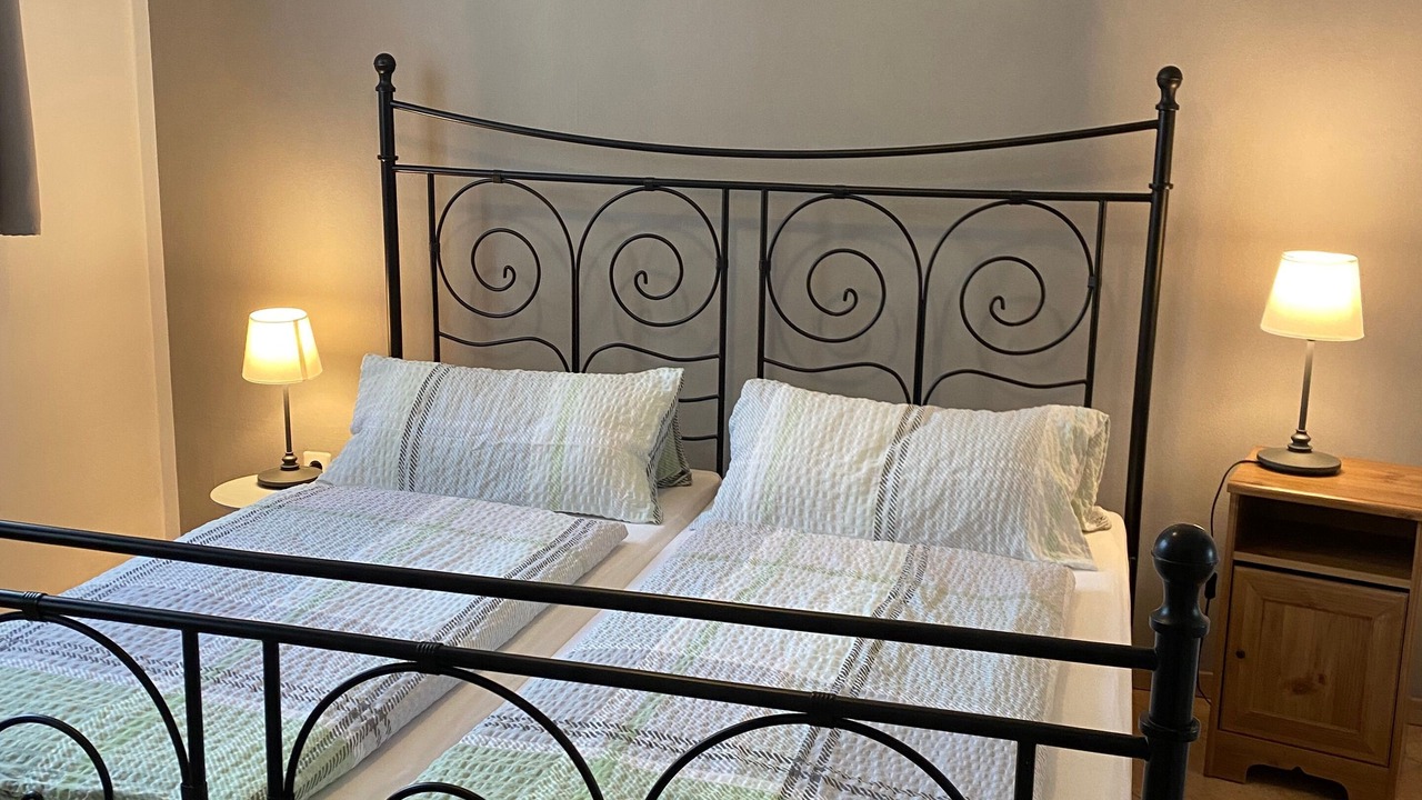 Photo of Bedroom in Rust